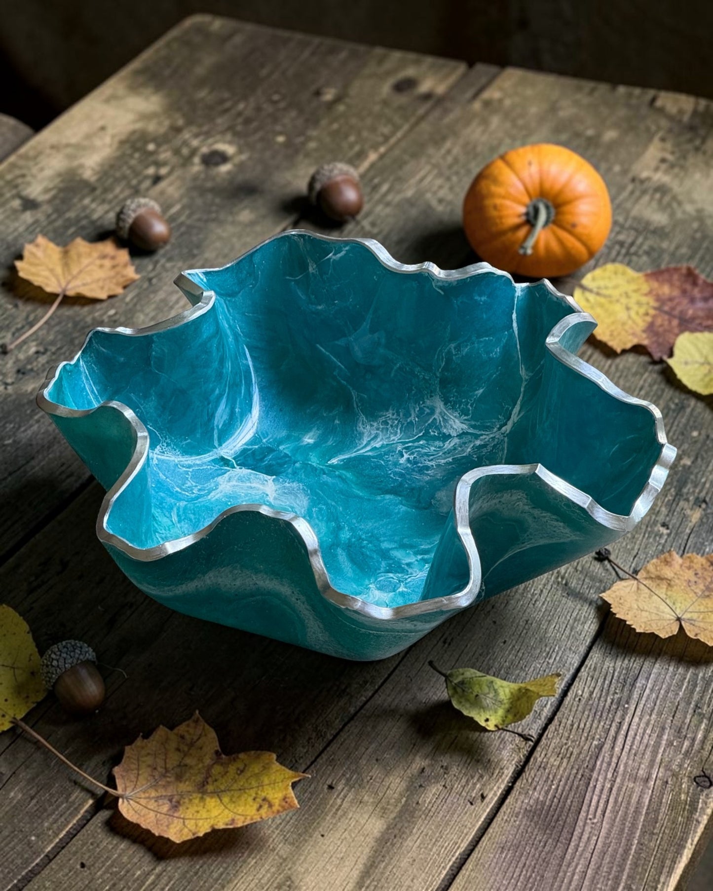 Medium Ocean colors bowl, 11x3" geode design epoxy resin