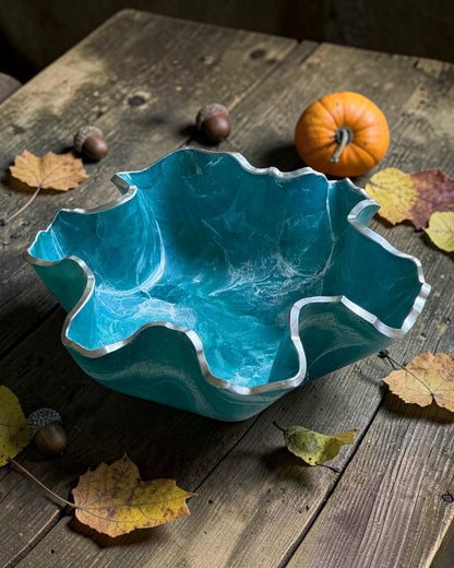 Medium Ocean colors bowl, 11x3" geode design epoxy resin