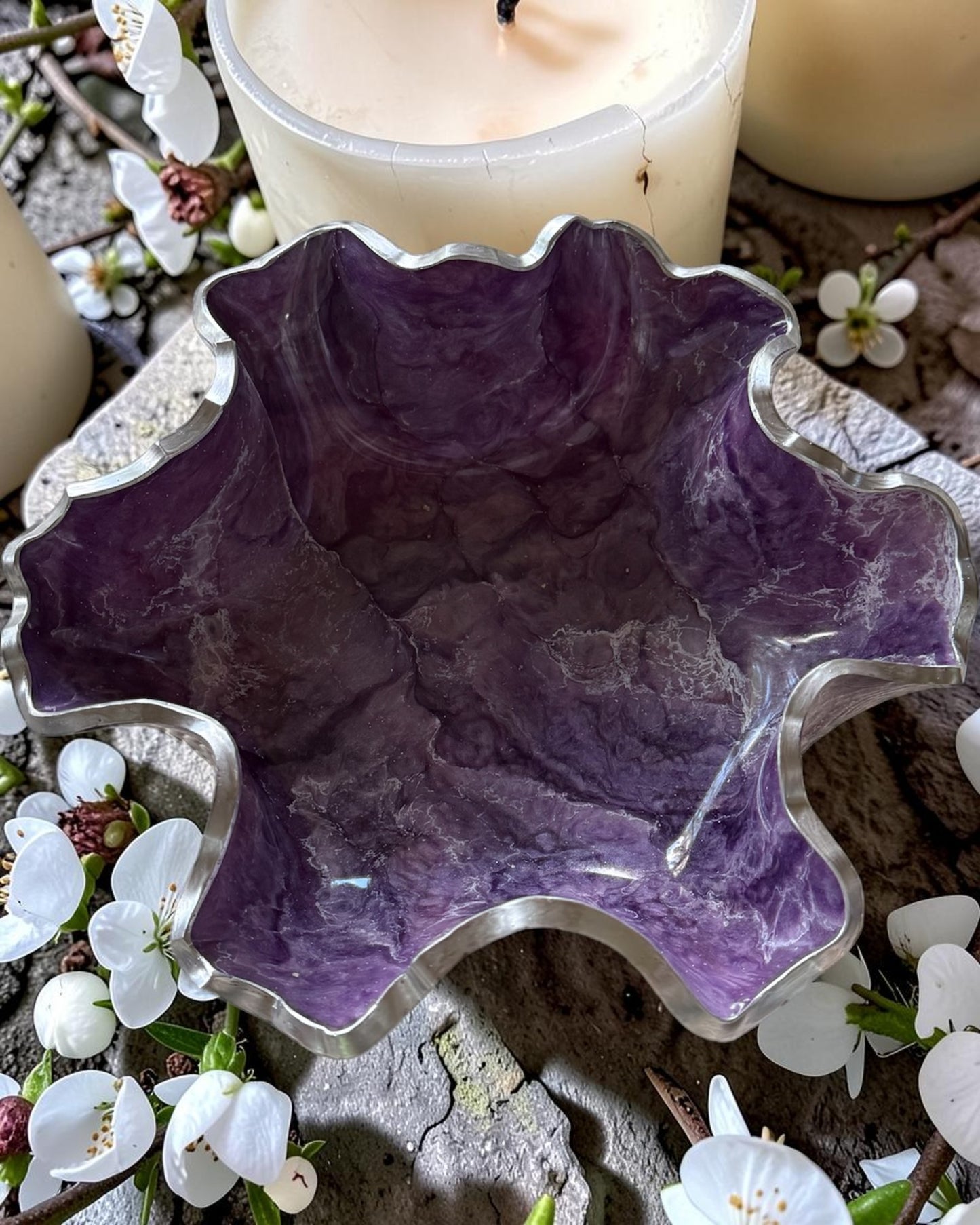 Medium Purple bowl, 11x3" geode design epoxy resin
