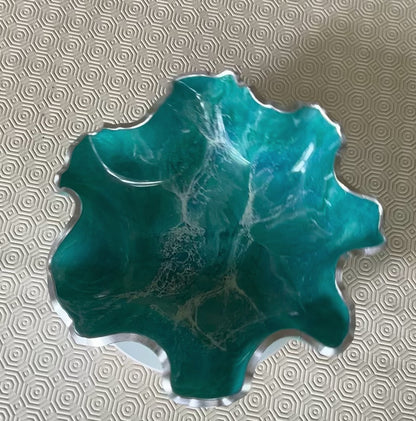 Medium Ocean colors bowl, 11x3" geode design epoxy resin