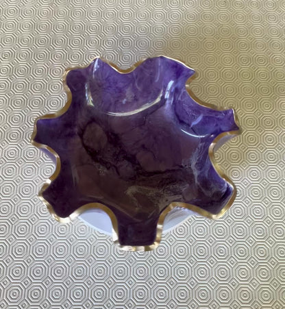 Medium Purple bowl, 11x3" geode design epoxy resin