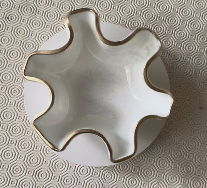 Small White bowl, 8x3" geode design epoxy resin