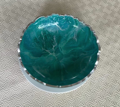 Small Ocean colors bowl, 8x2" geode design epoxy resin